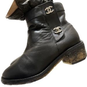 CHANEL Short Boots- Black Calfskin Leather Turnlock CC Ankle SZ 38